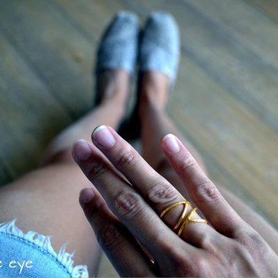 Double Eye Ring - "Xτυπητό" δαχτυλίδι με απαράμιλλο στυλ και άποψη που διατηρεί τη διακριτικότητα του! Επιλέξτε ανάμεσα σε ασημένιο επιχρυσωμένο ή ασημένιο οξειδωμένο. Προτείνουμε να τα συνδυάσετε και δυο μαζί. Τολμήστε το!

Υλικό: Ασημένιο 925 (επιχρυσωμένο, οξειδωμένο)