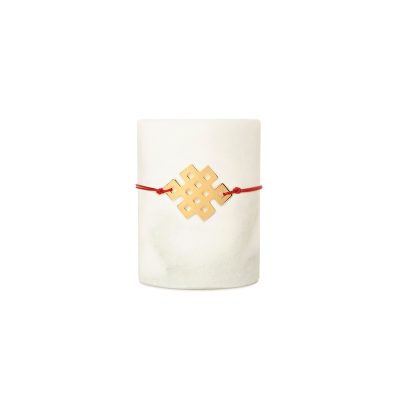 Lucky Squares Bracelet Gold - A square symbolizes strength and stability! In this design, one can distinguish the eights used to form a rhombus, a symbol of completeness for a year full of strength, stability and wholeness in all our relationships!

Material: White metal dipped in gold, black gold or pink gold. It comes with a colored string.
Pick between: black, gray, brown, dark red, beige string.
